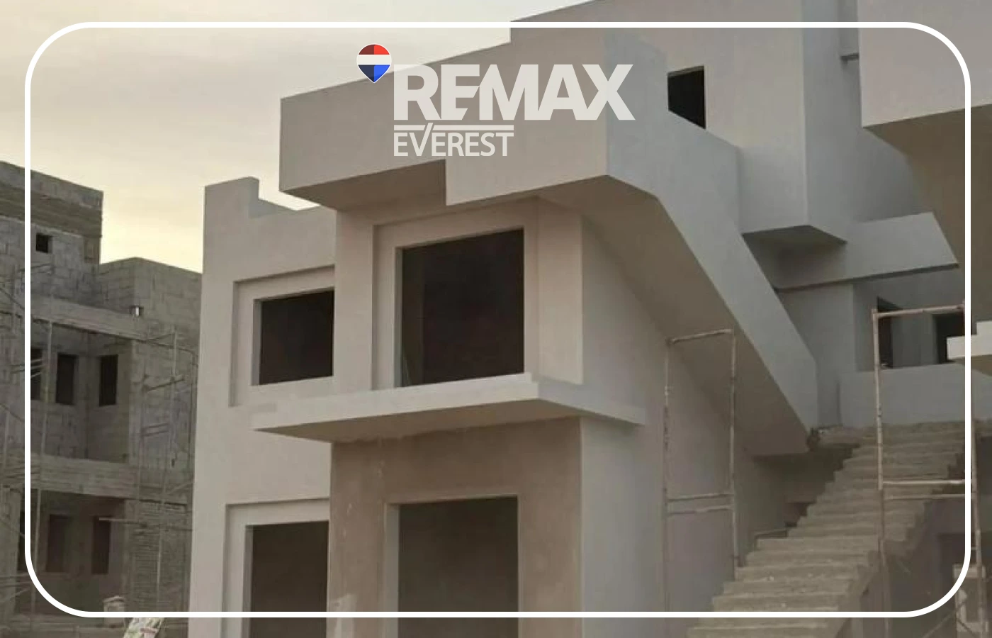 Penthouse for Sale in v levels compound 220 sqm