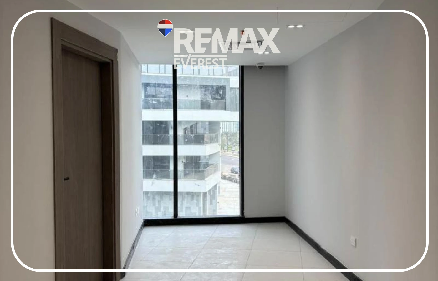 Clinic for Rent in Central Avenue 49 sqm
