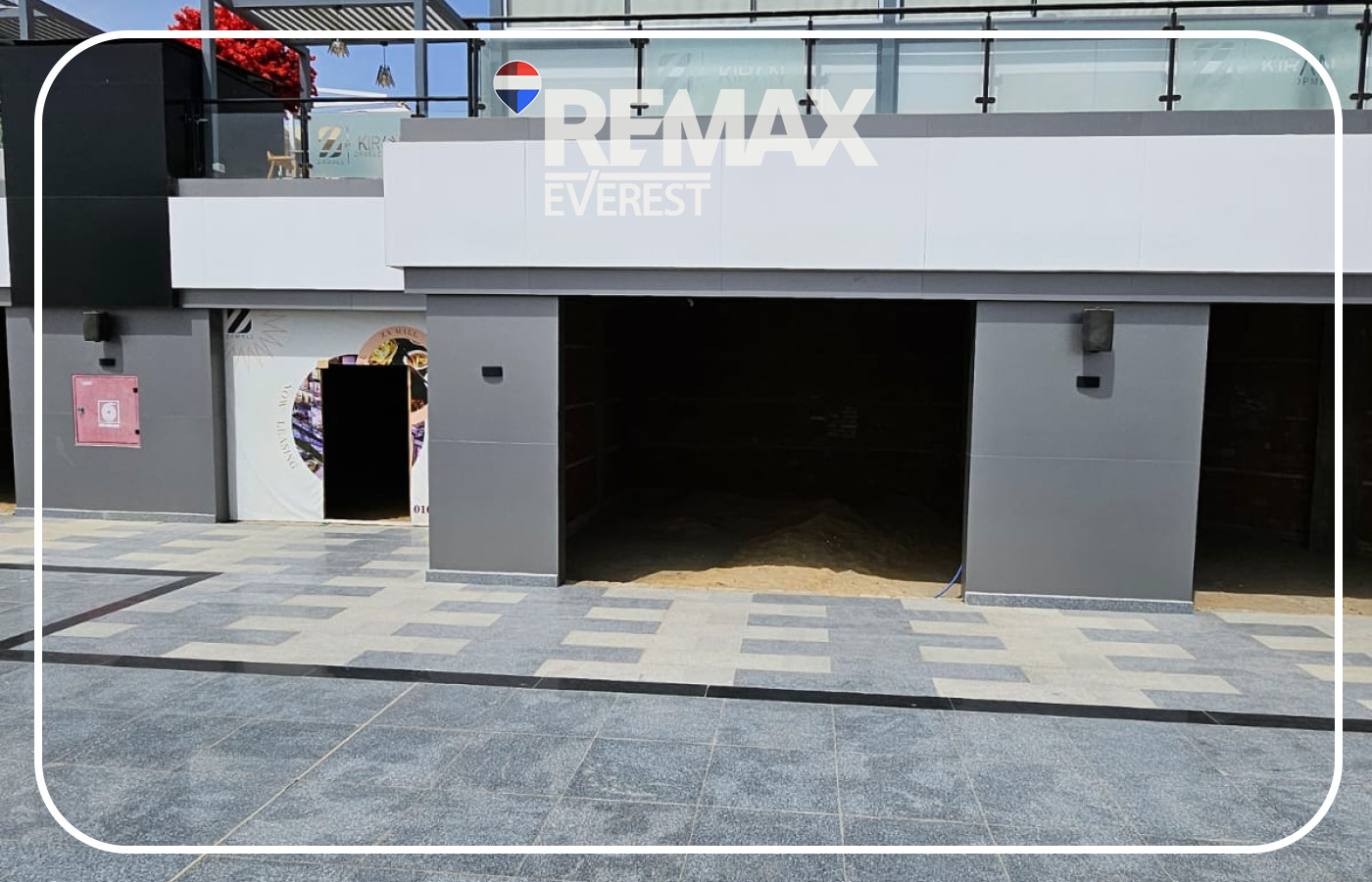 Shop for Rent in Zmall 40 sqm