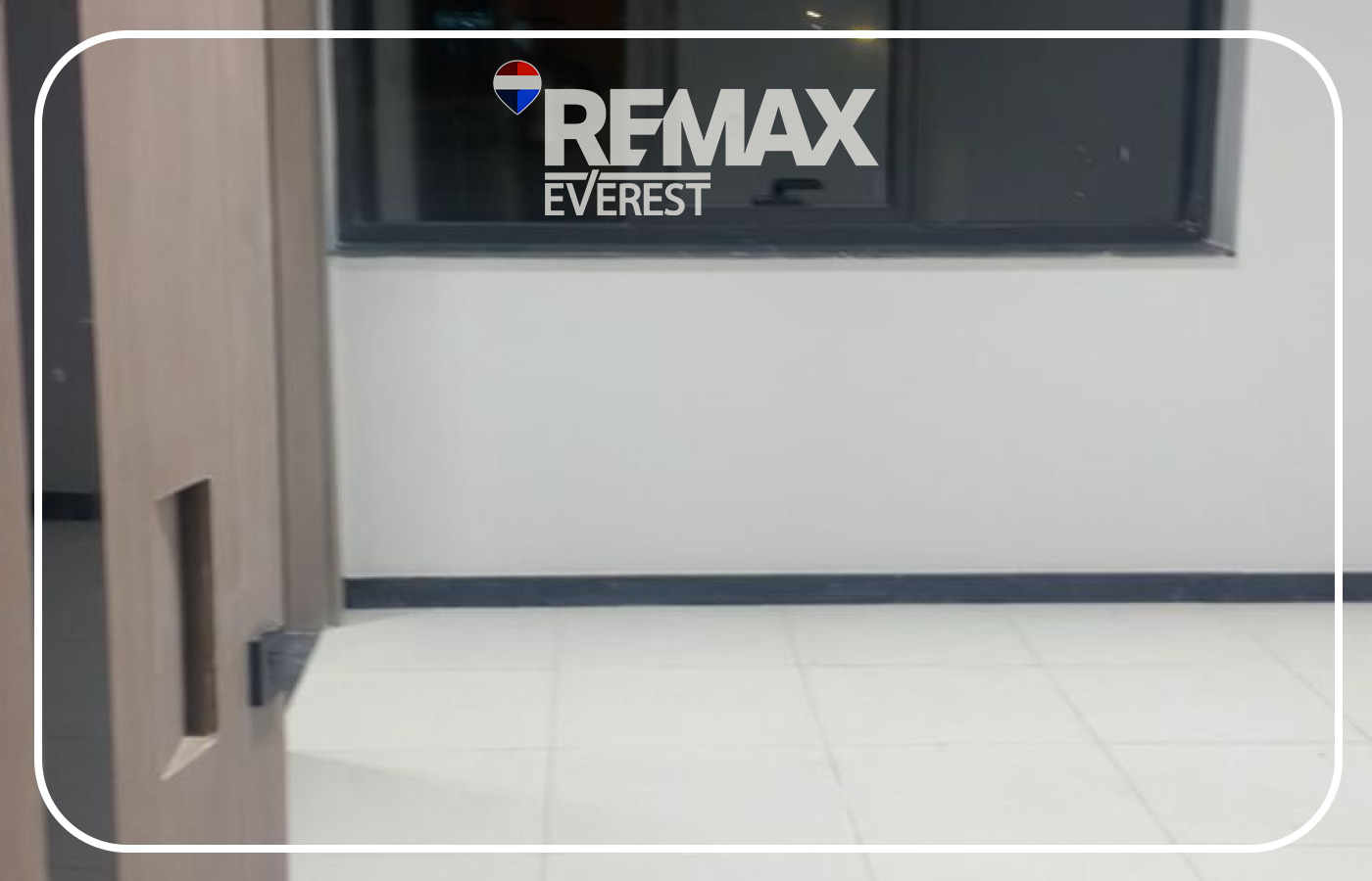 Clinic for Rent in Central Avenue 74 sqm