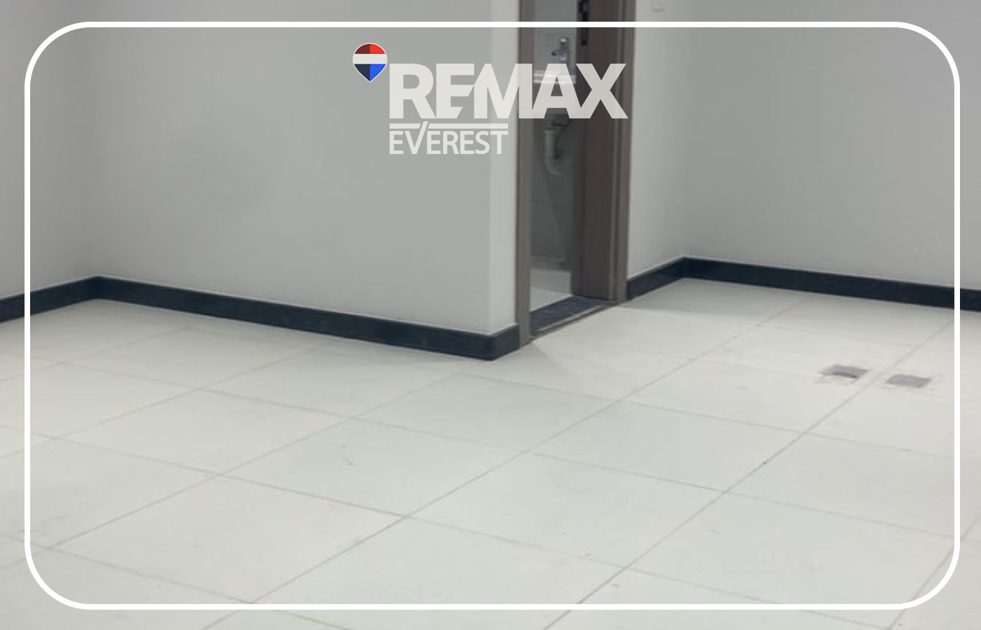 Clinic for Rent in Central Avenue 74 sqm