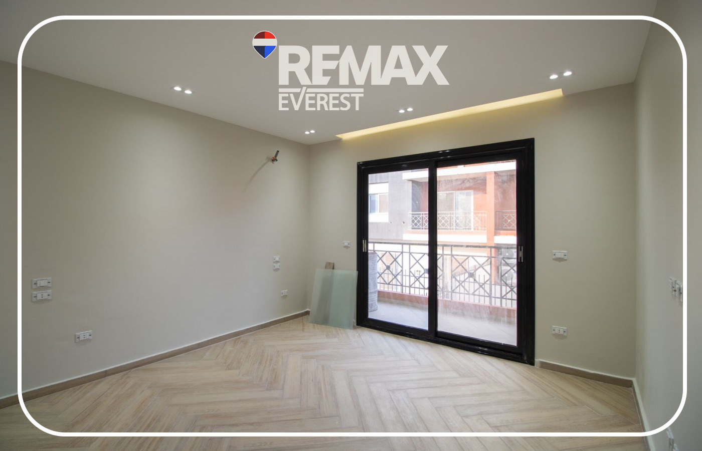 Townhouse for Sale in Continental Residence Compound 169 sqm