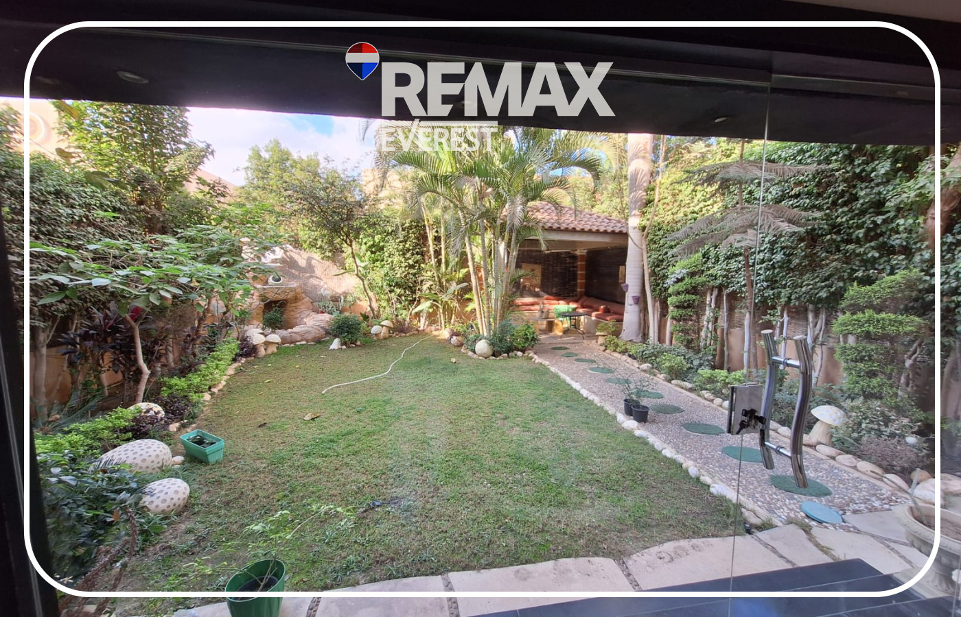 Villa for Sale in Continental Gardens 311 sqm