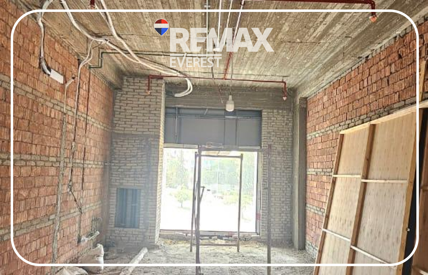 Shop for Rent in Silver Gate 93 sqm