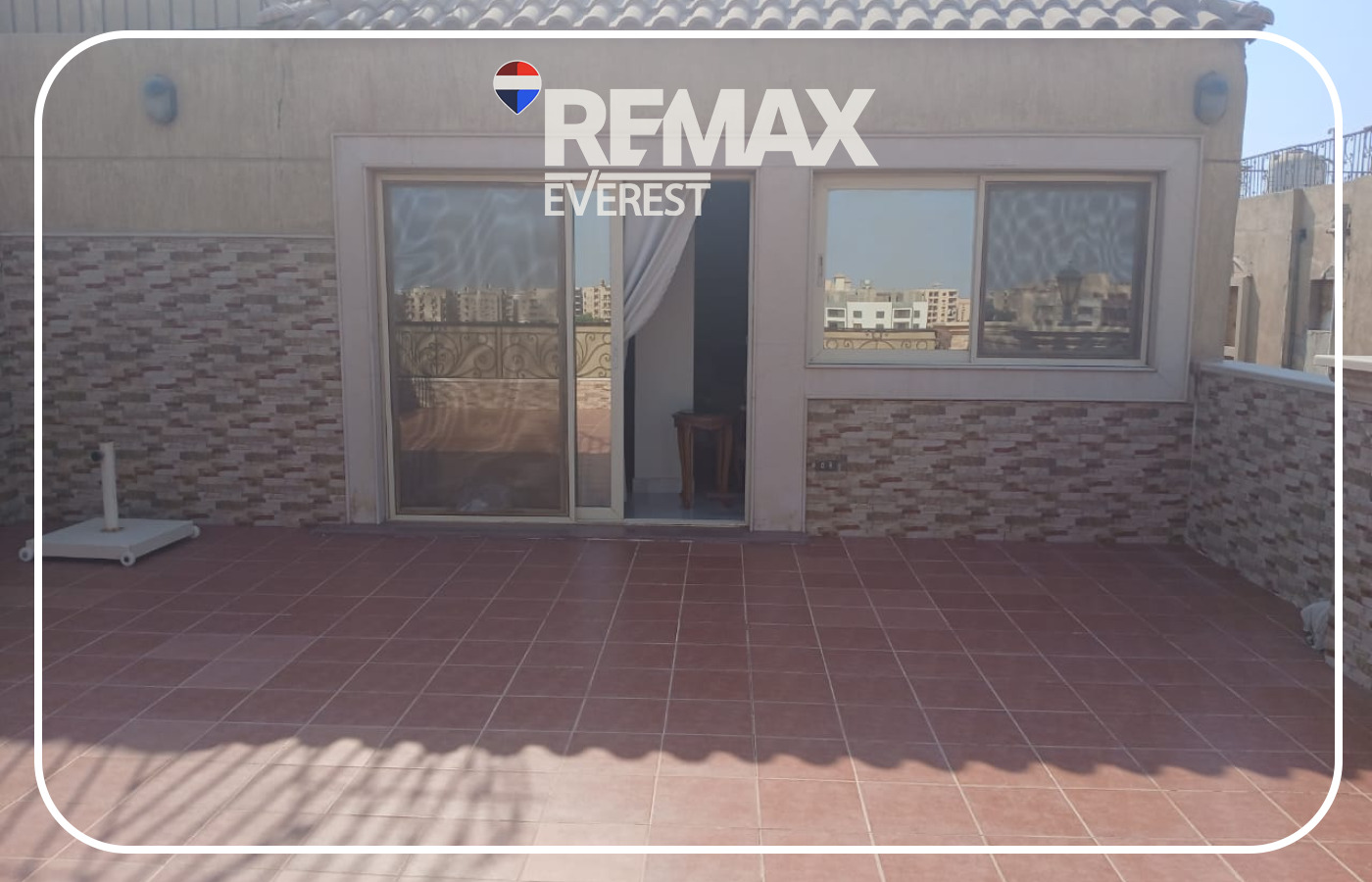 Roof Apartment for Rent in 4th Touristic - October 220 sqm