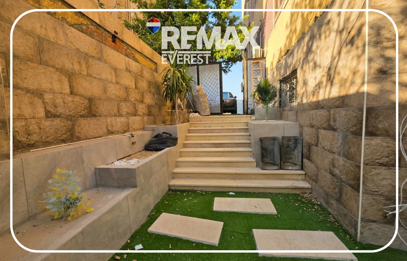 Ground apartment with garden in 9th District-Zayed