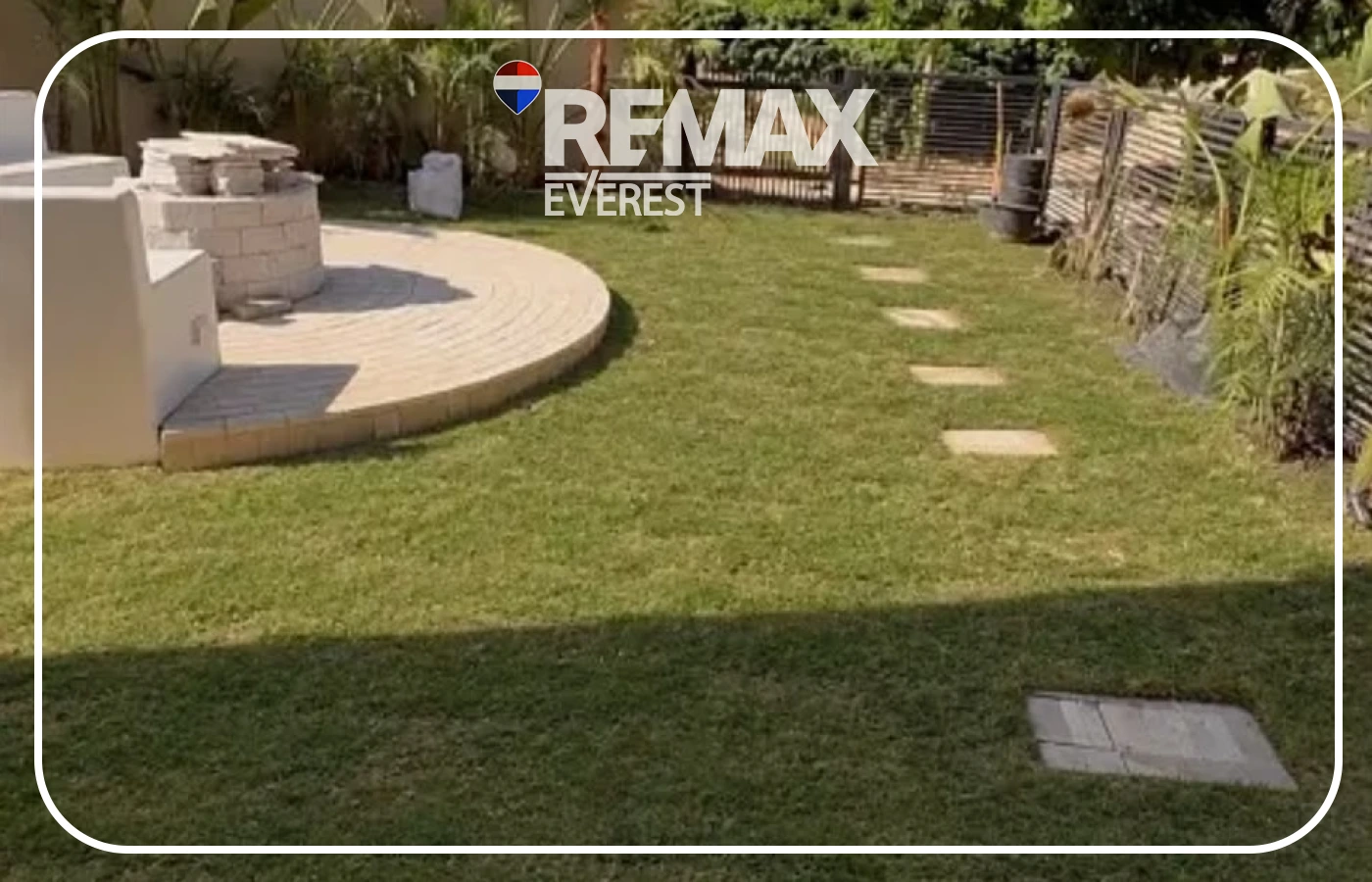 Corner apartment with garden in Tulwa