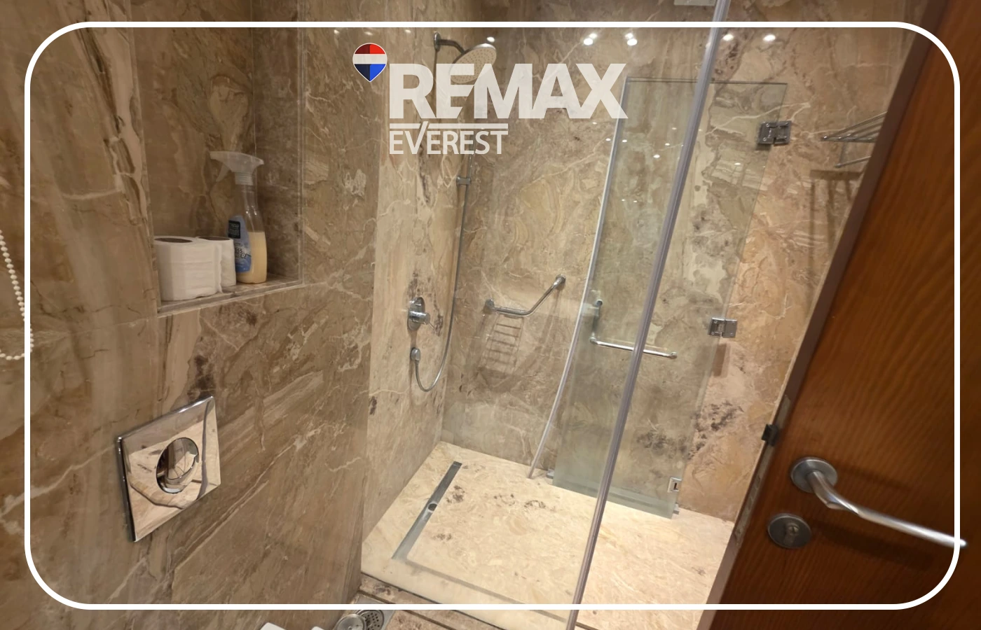 Duplex with garden-Semi-furnished in Westown