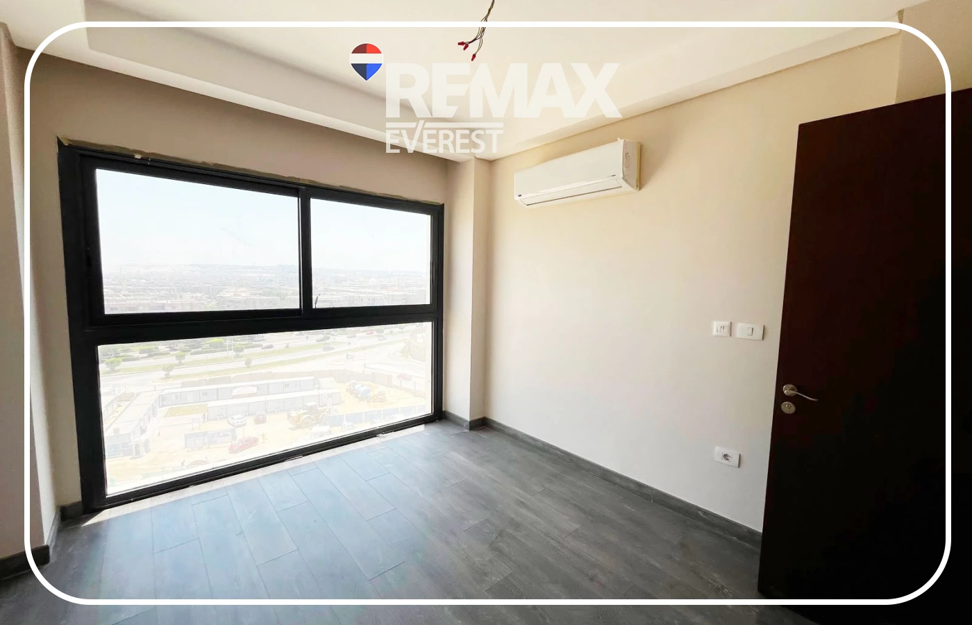 Prime location apartment in Zed West-Best offer