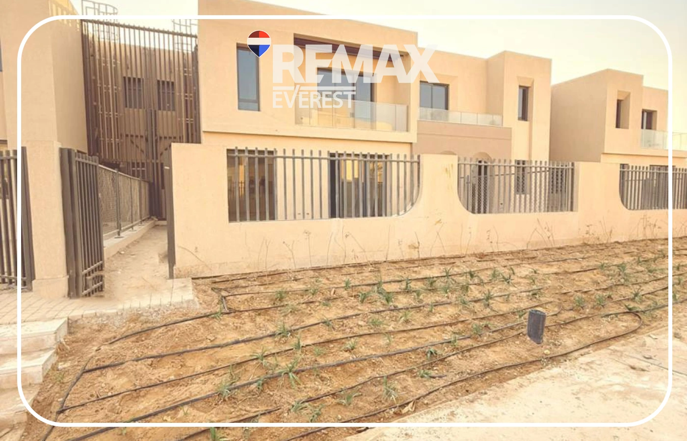 Middle Townhouse for sale in Vye Sodic