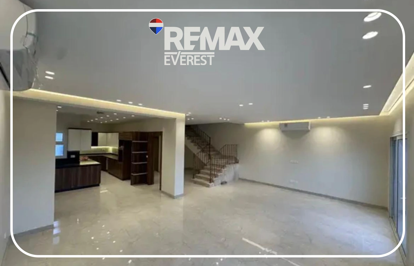 First use townhouse in Etapa -Semi-furnished